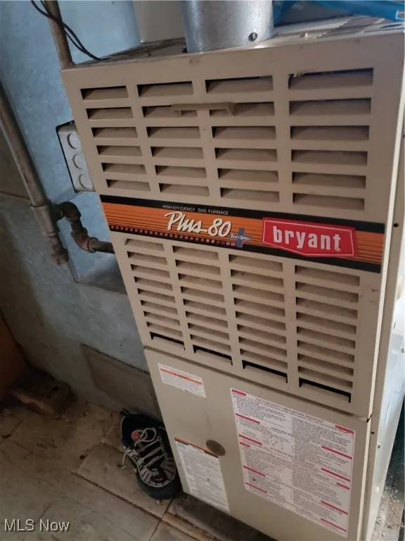 Detailed view of heating unit