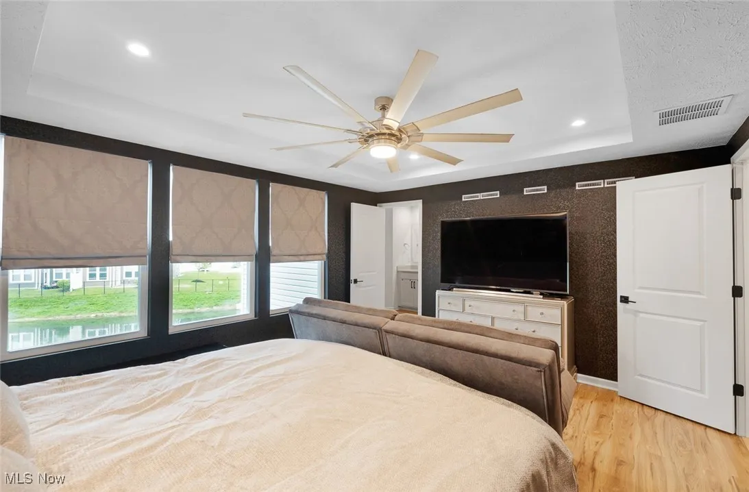 Tray ceiling and ceiling fan..