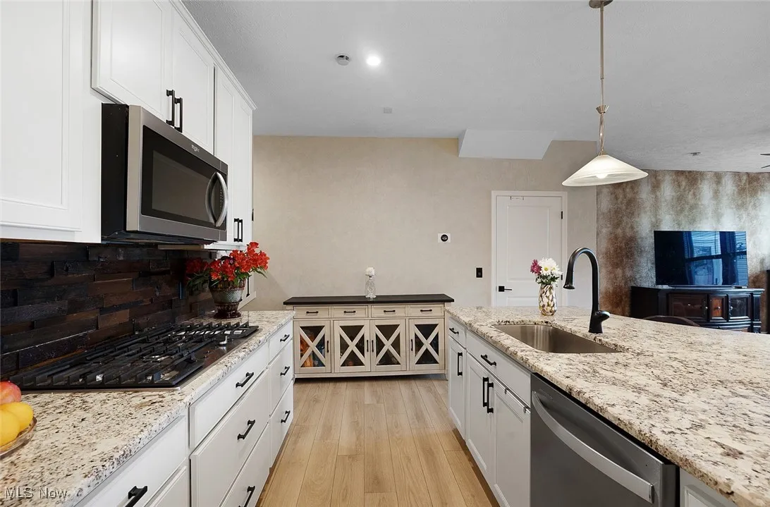 Excellent cabinet space...