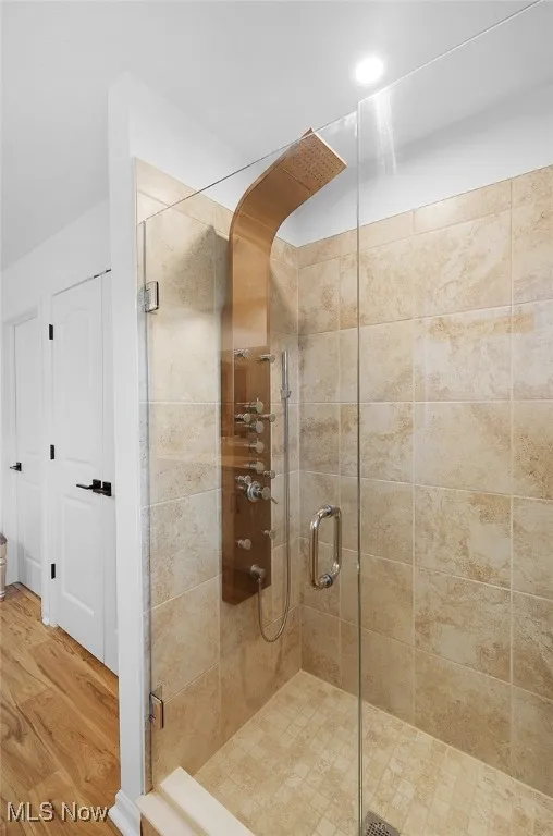 Upgraded shower and bench seat.