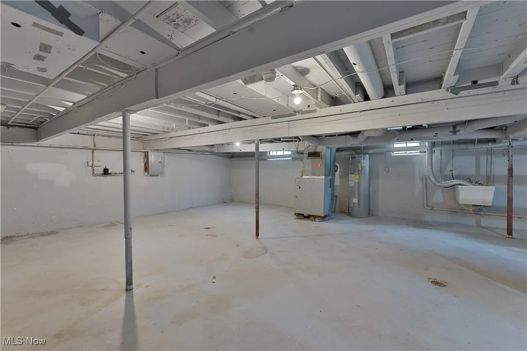 REAR HOUSE BASEMENT
