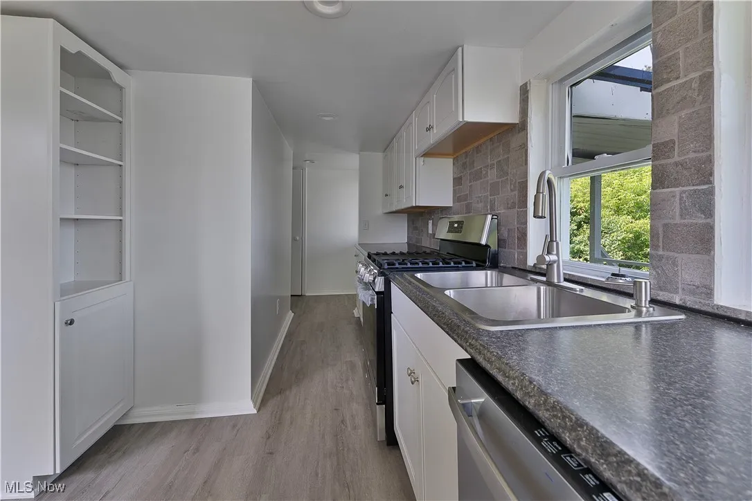 REAR HOUSE KITCHEN