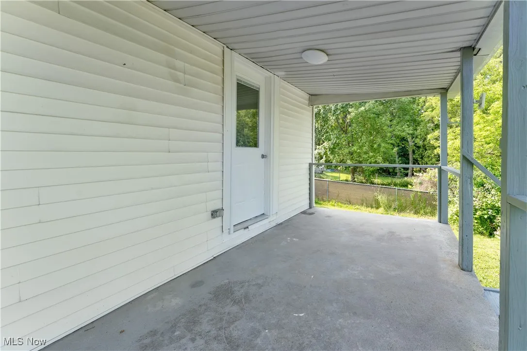 REAR HOUSE