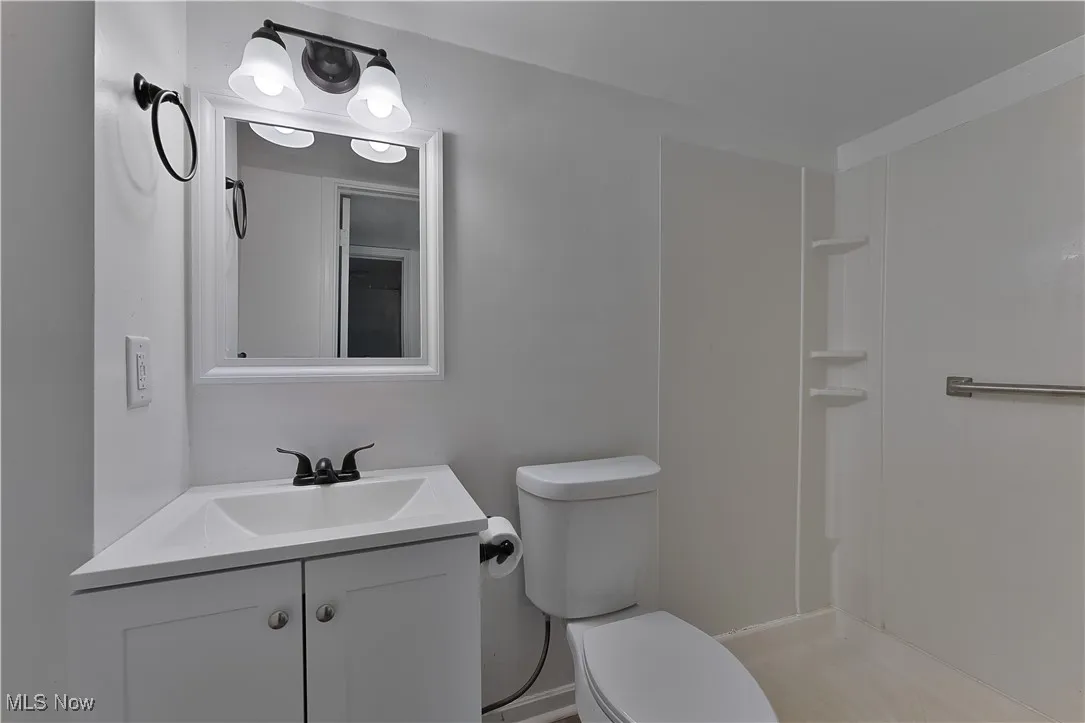 REAR HOUSE BATHROOM