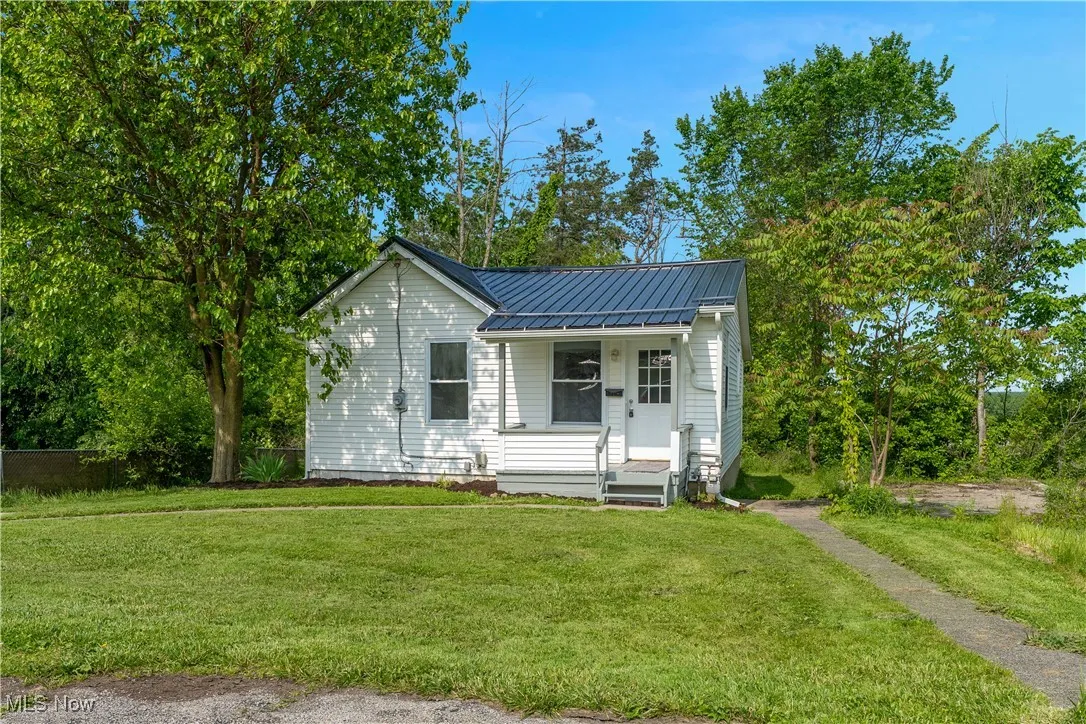 REAR HOUSE- SINGLE FAMILY
