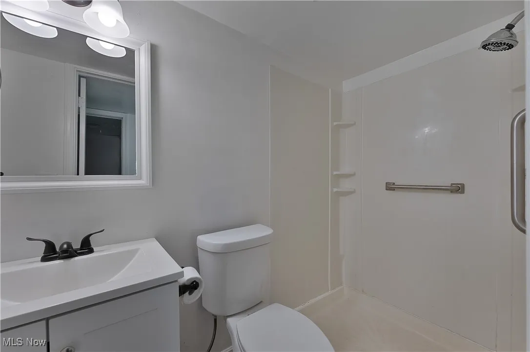 REAR HOUSE BATHROOM