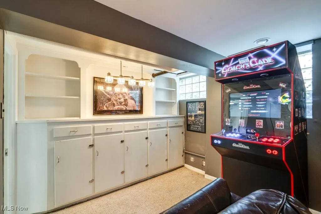 Bar area with baseboards