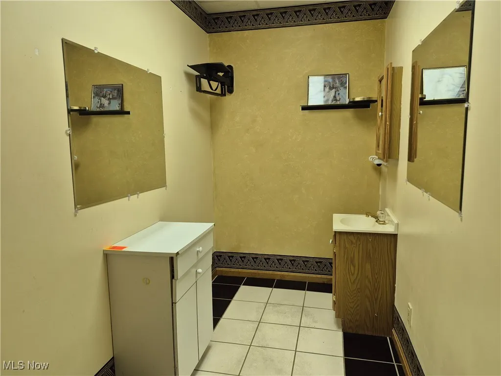 Separate room for possibility of renting out