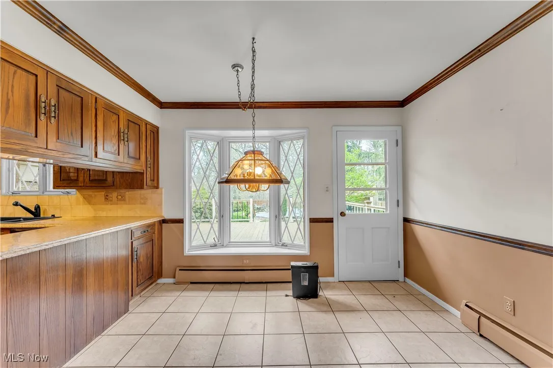 Dining Area in Kitchen w/access to yard