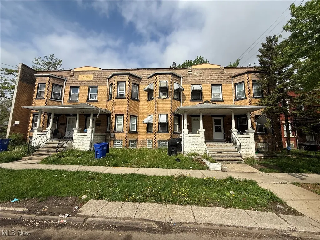 Multi unit property with a porch