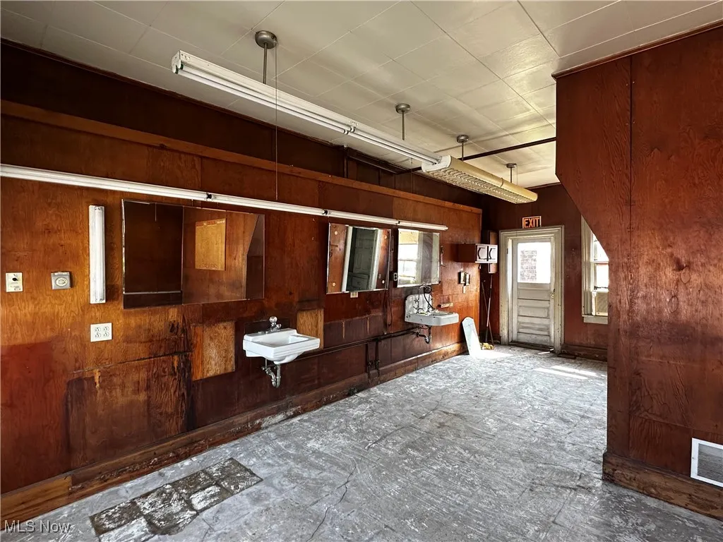 70 S Chestnut Street, Jefferson, Ohio,MLS Now Listing ID