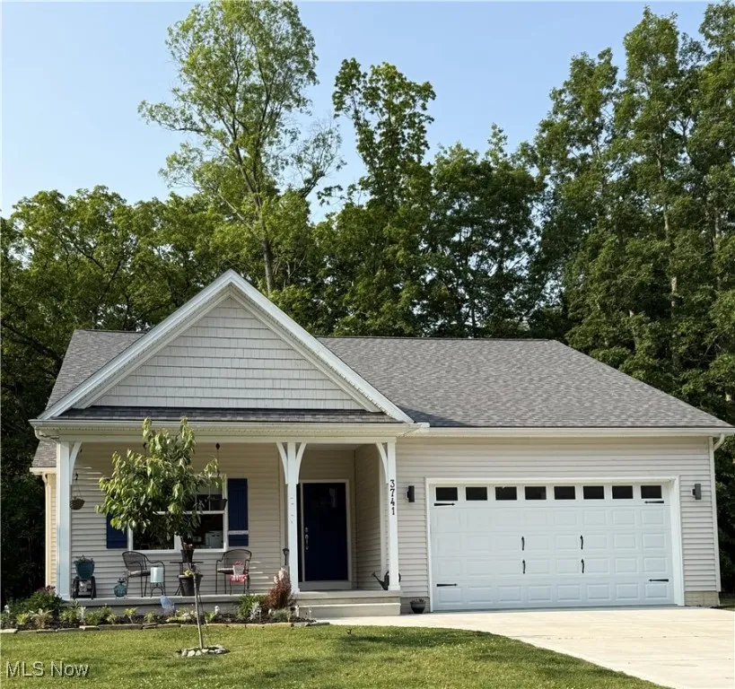Welcome to 3741 Parkside Reserve Street.  Large 85x152 lot on a dead-end street with custom homes.  MetroPark surrounds you! Call for your appointment today!