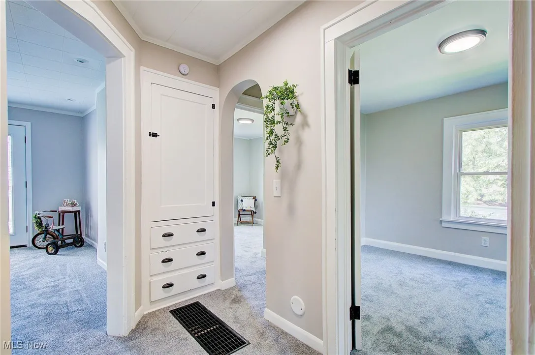 Linen closet in the hallway.