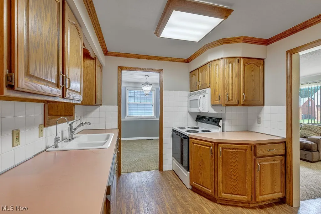 4852 Edsal Drive, Lyndhurst, Ohio 44124,MLS Now Listing ID
