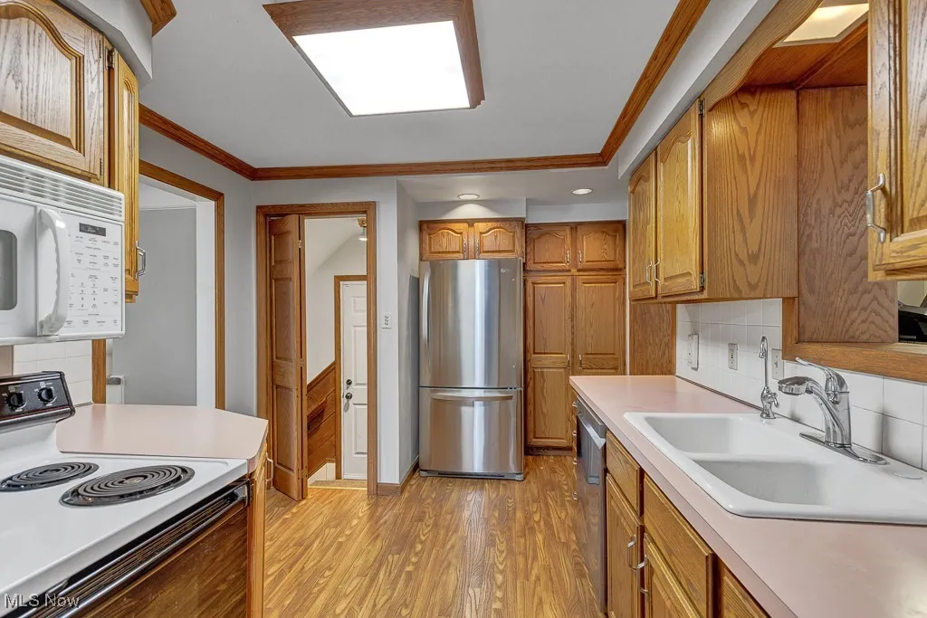 4852 Edsal Drive, Lyndhurst, Ohio 44124,MLS Now Listing ID
