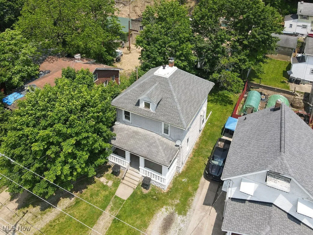 Aerial view of property and surrounding area