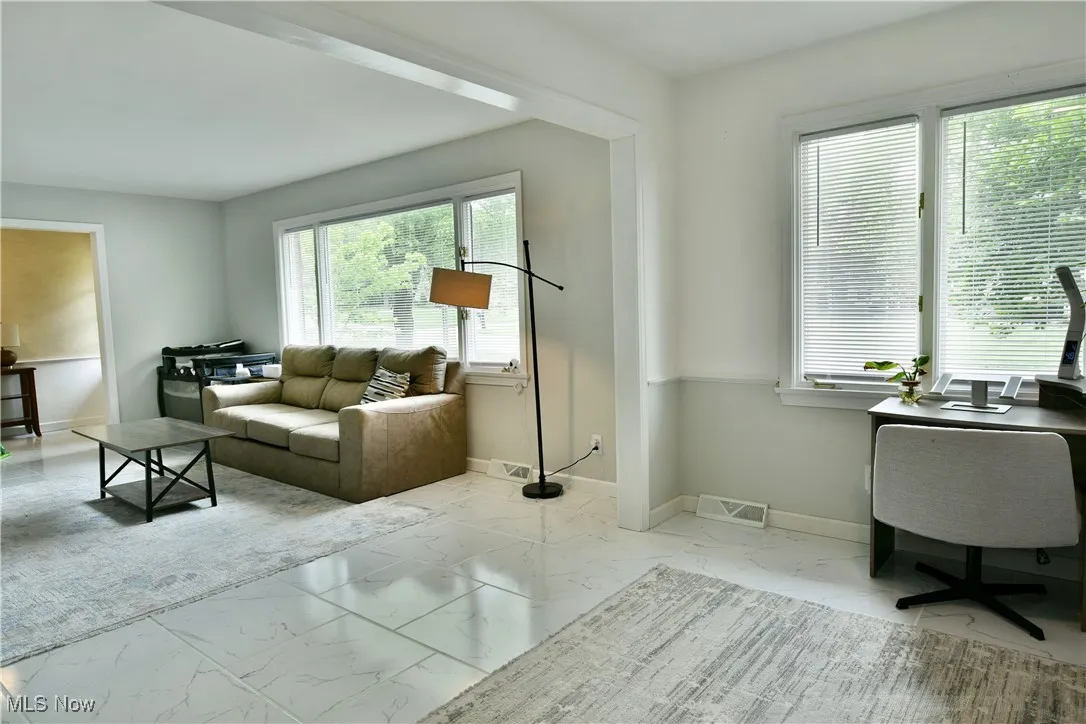 8615 Squirrel Hill Drive, Warren, Ohio,MLS Now Listing ID