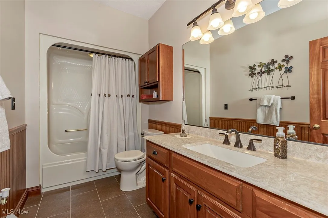This bathroom serves two of the Bedrooms on the main floor.