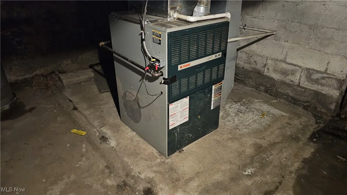 Utility room with heating unit