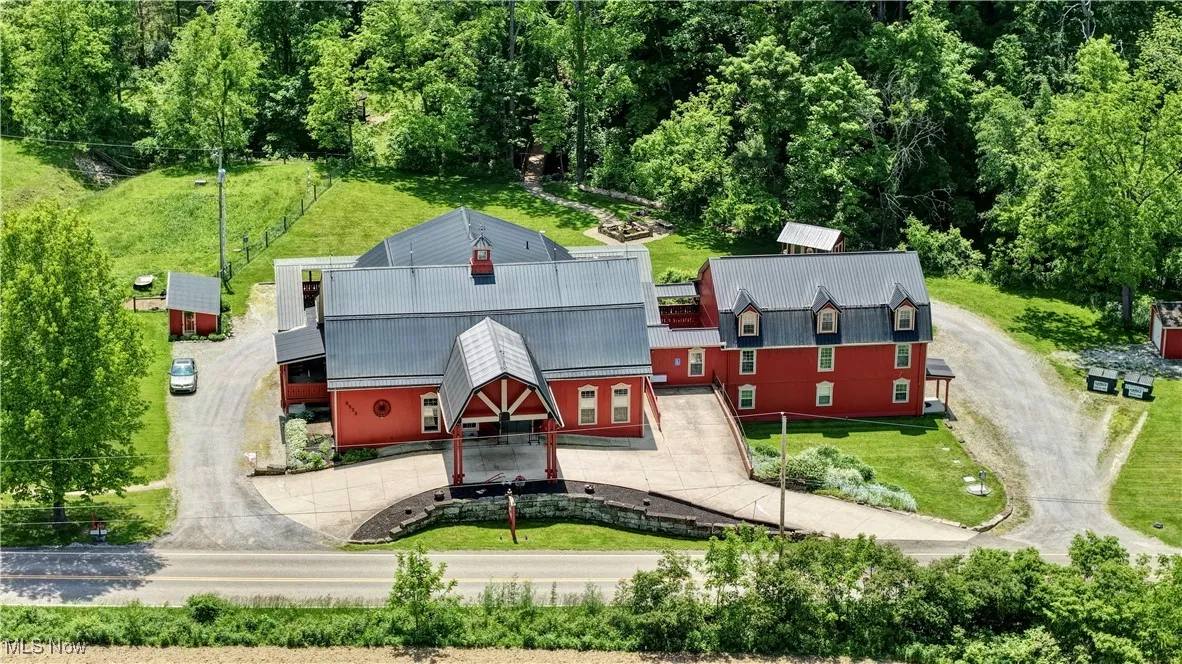 Aerial view of property and surrounding area