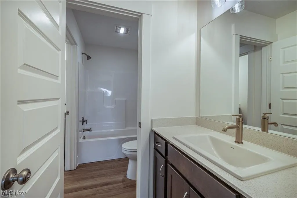 2105 Glenmont Drive, Brunswick, Ohio,MLS Now Listing ID