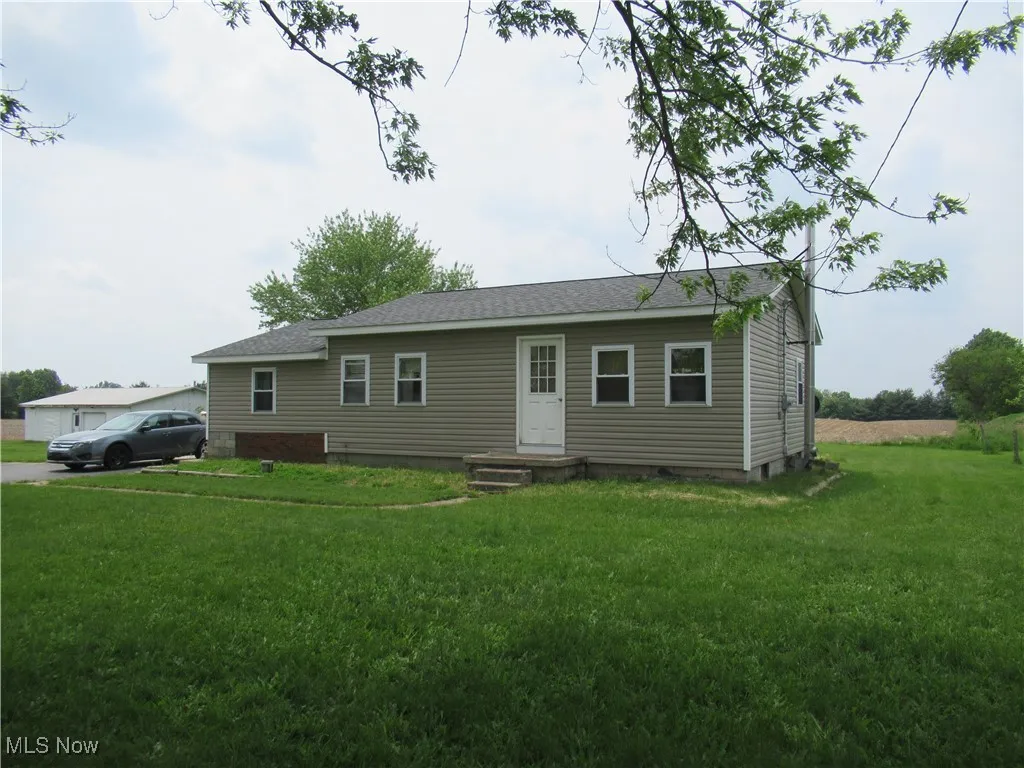 Vinyl Siding on this great home!