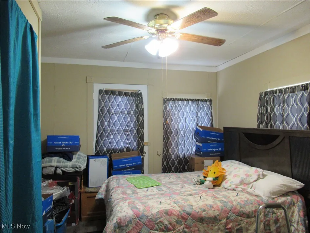 Bedroom #1 with ceiling fan