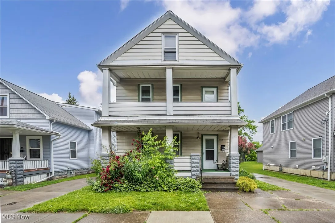 View of front of house featuring a porch