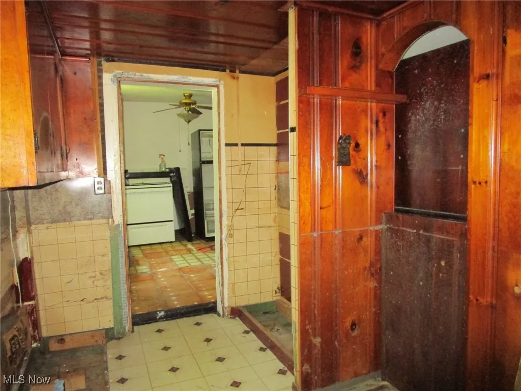 Kitchen with no counters or cabinets