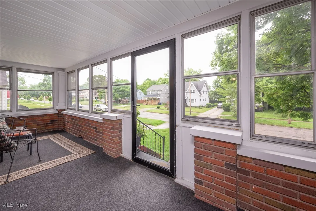 Sunroom with carpet