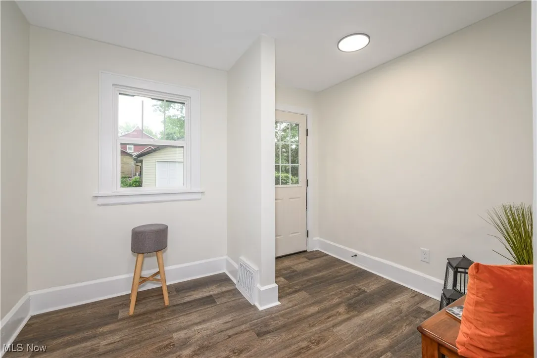 Breakfast room and mud room
