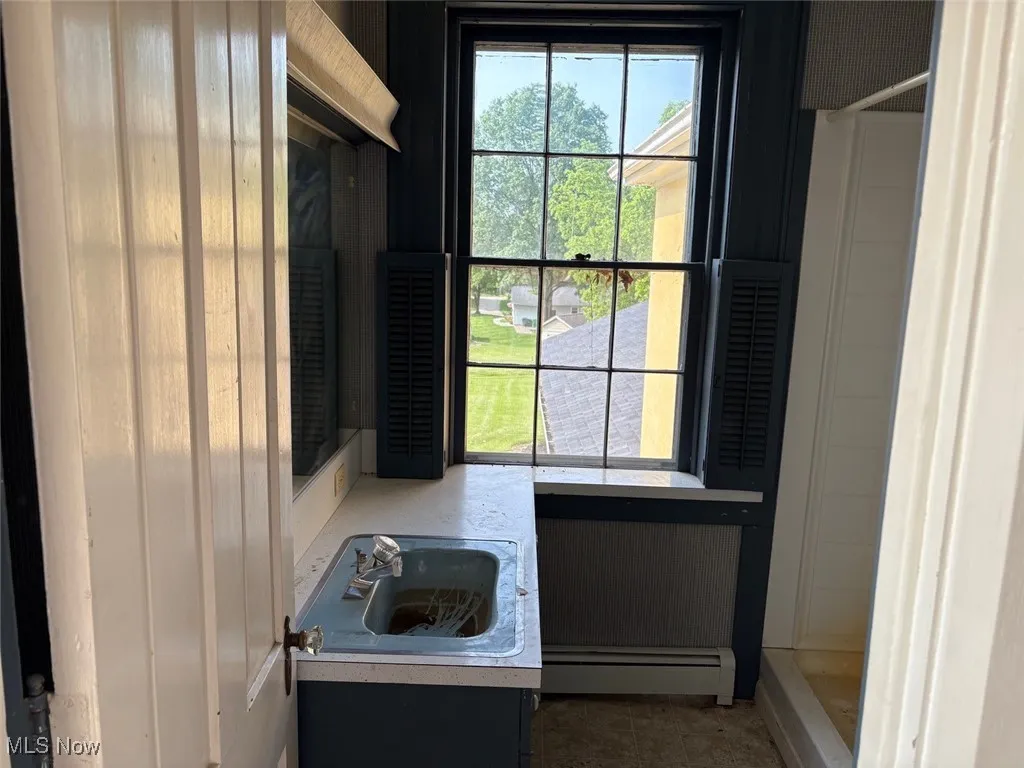 Main bathroom with stall shower