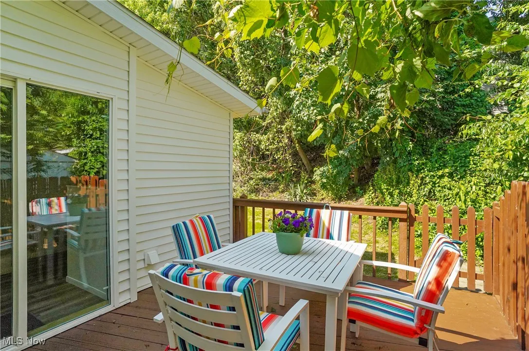Deck with outdoor dining area