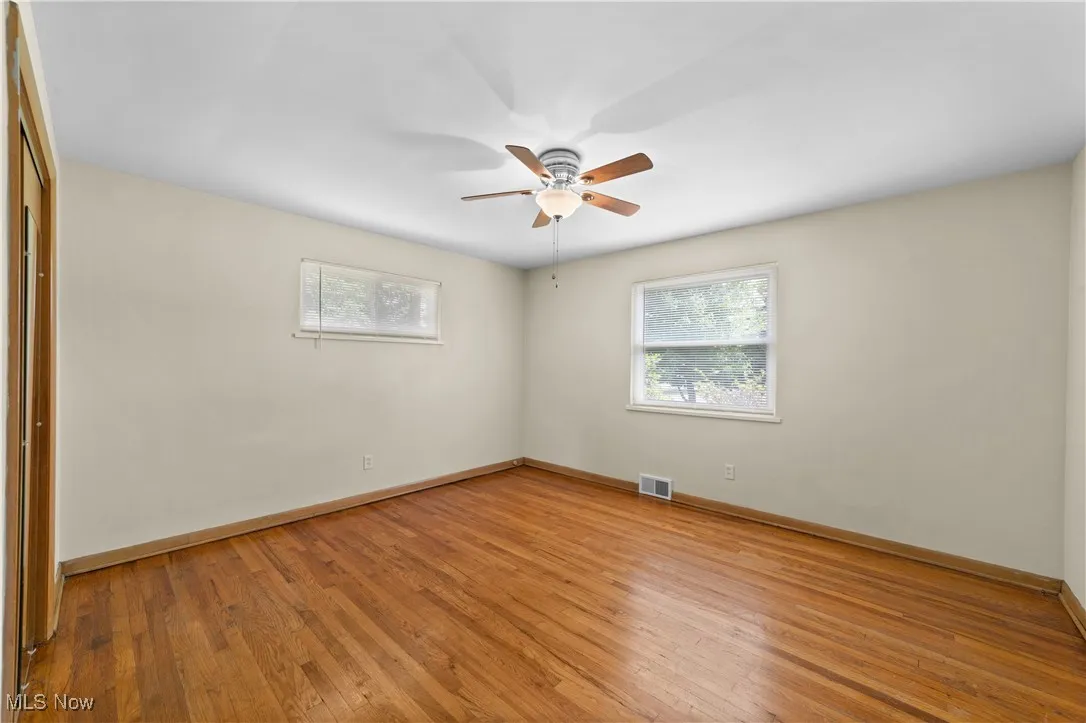 Bedroom with Hardwood floors