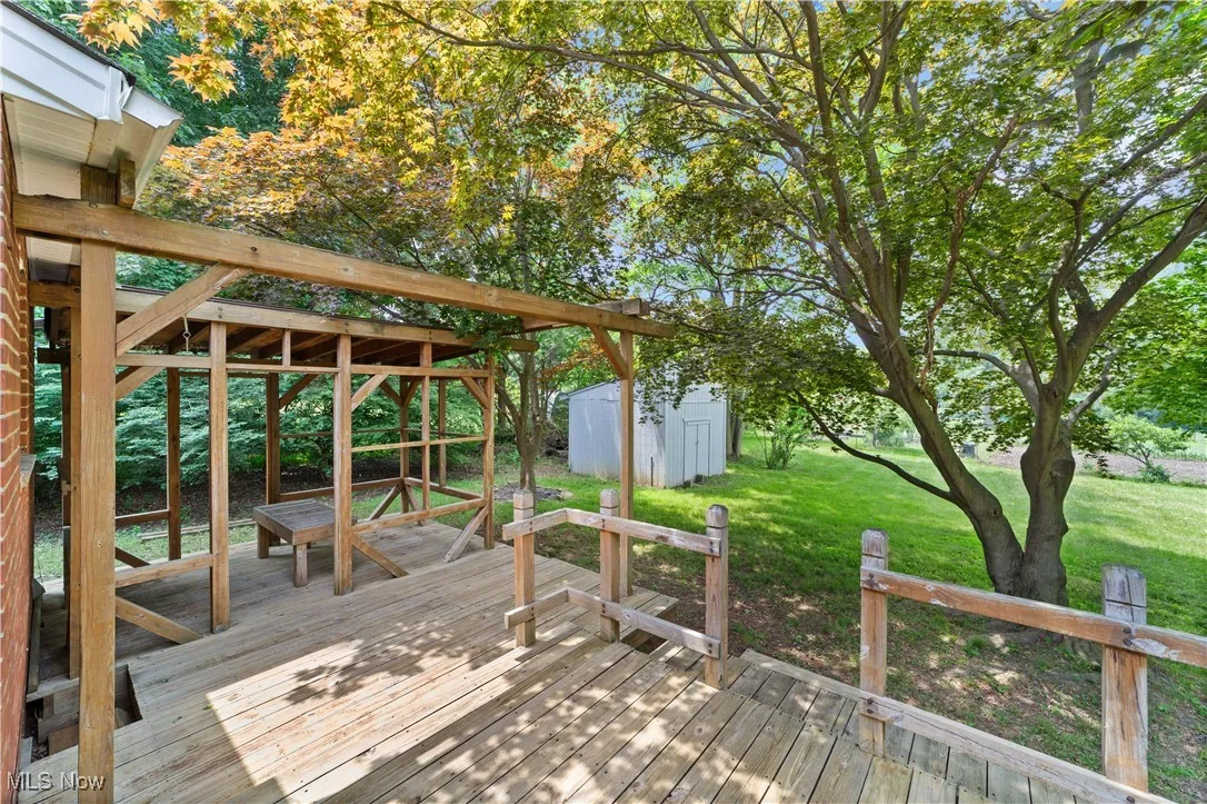 Rear Deck Perfect for entertaining