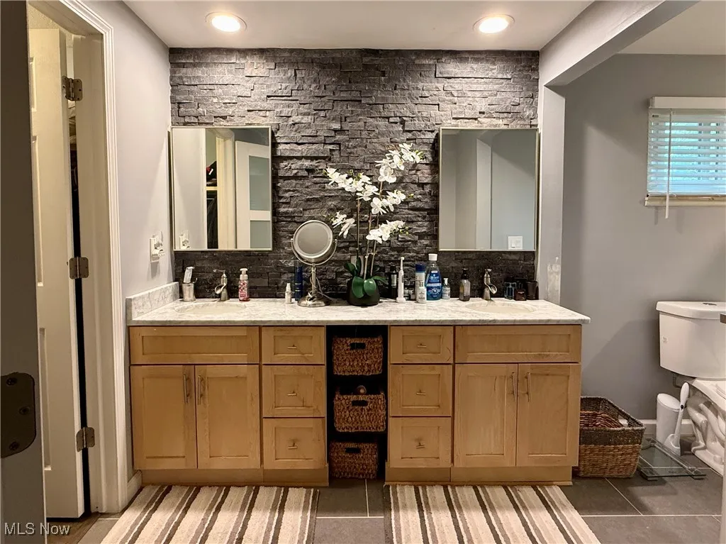 16537 N White Oaks Drive, Strongsville, Ohio,MLS Now Listing ID