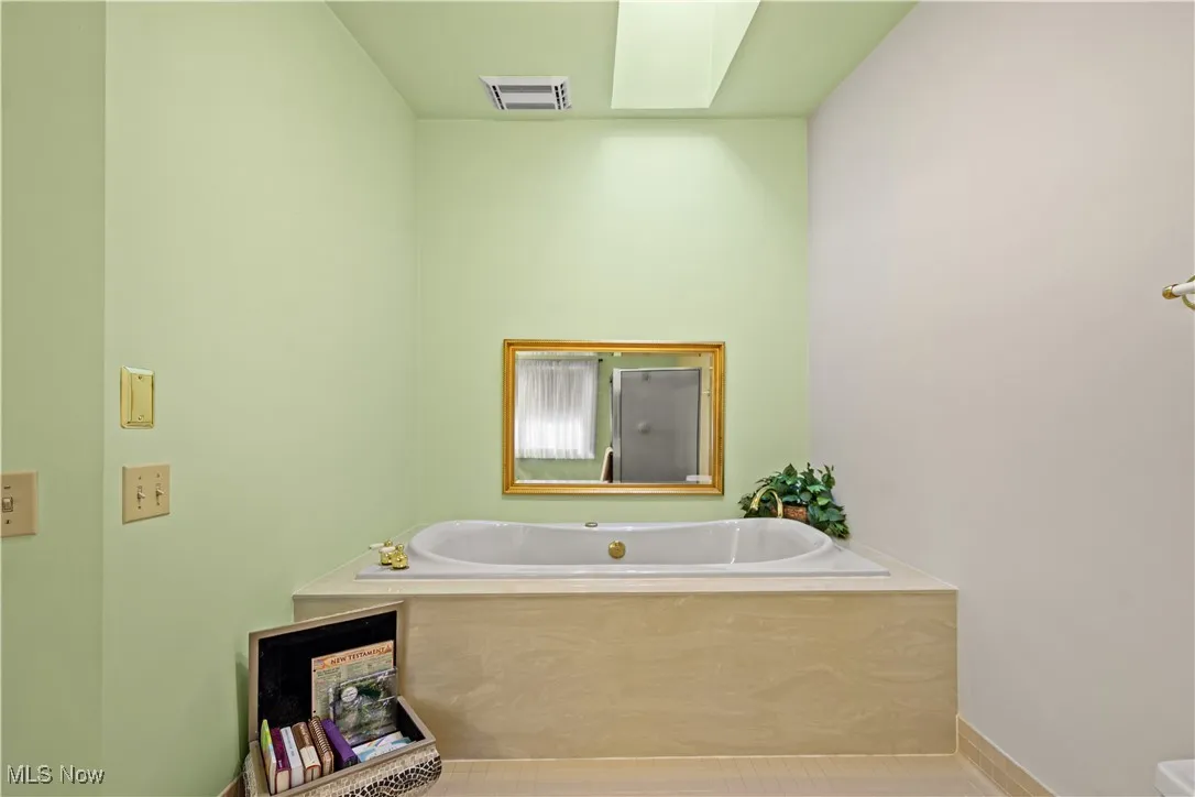 52 Hilda Circle, Bloomingdale, Ohio,MLS Now Listing ID