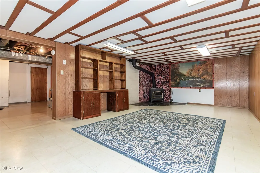 Basement recreation room