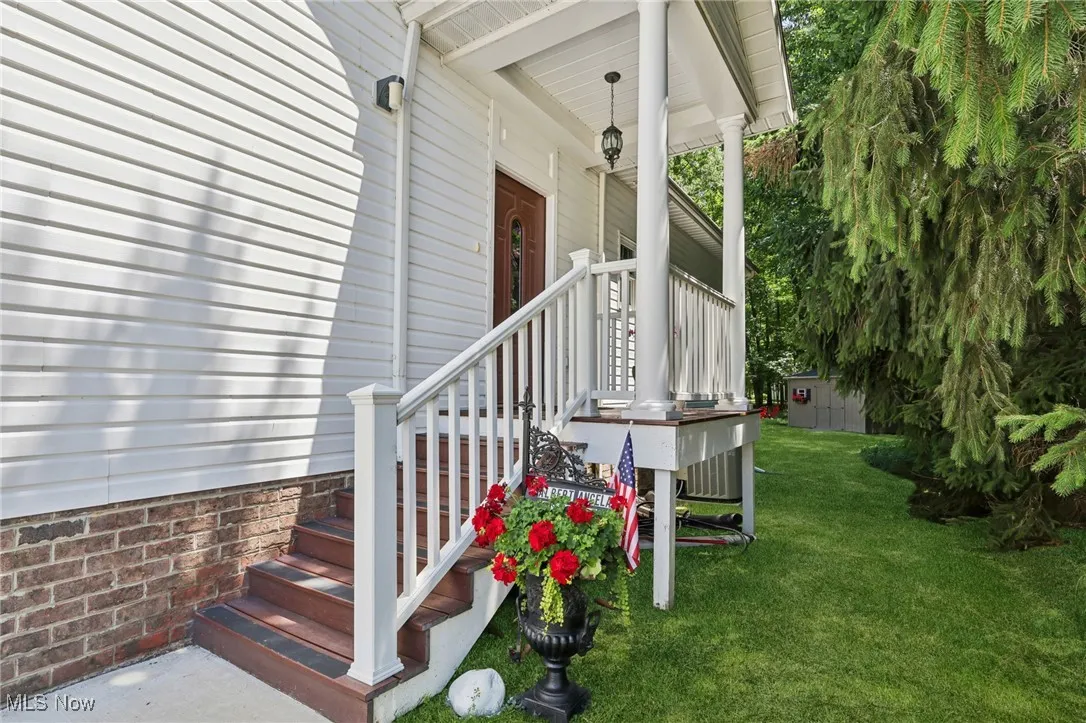 Private Entrance to In Law Suite/Home School