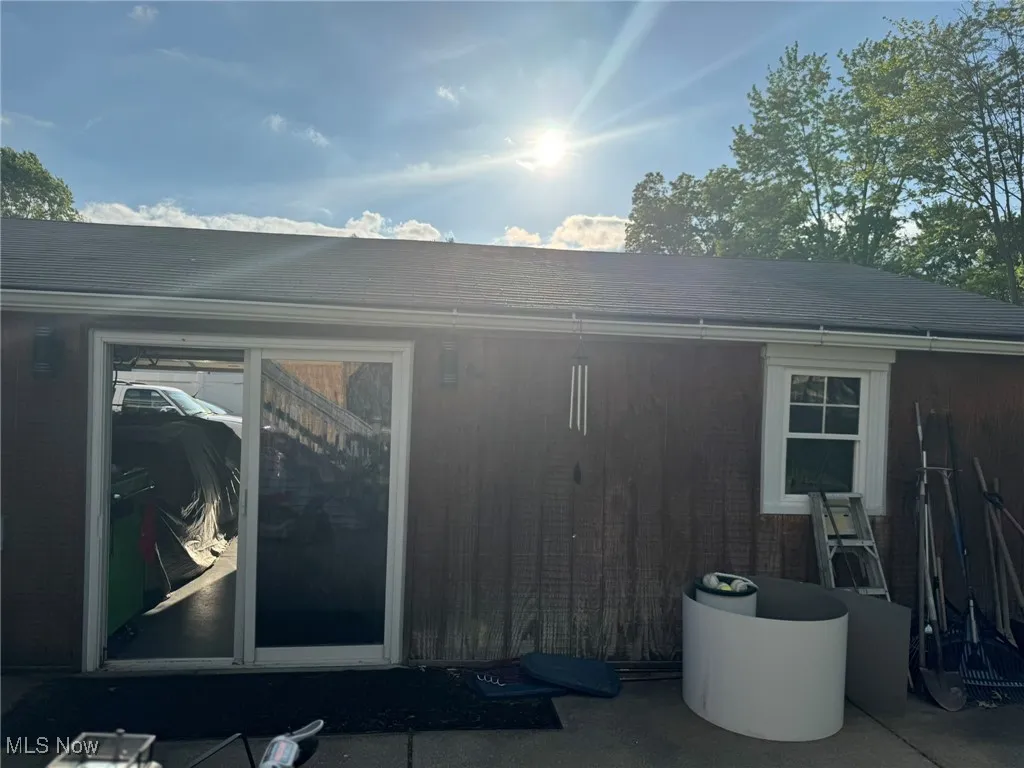 Sliding glass entry to garage from patio