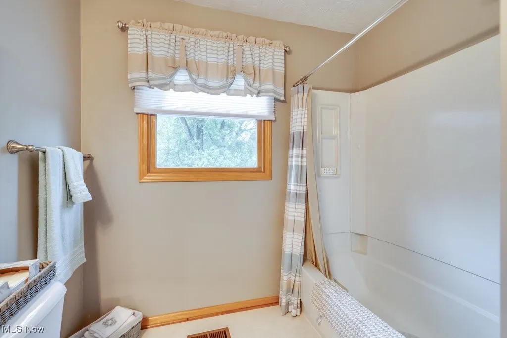 10321 Schlabach Avenue, Hartville, Ohio,MLS Now Listing ID