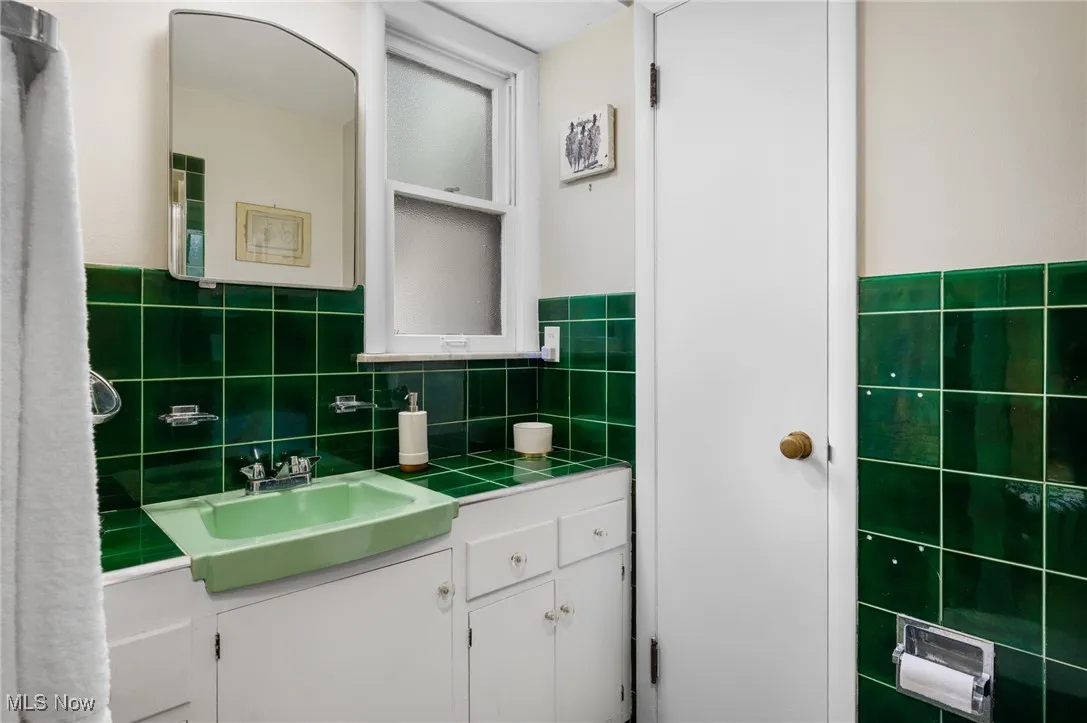 13805 Larchmere Boulevard, Shaker Heights, Ohio 44120,MLS Now Listing ID
