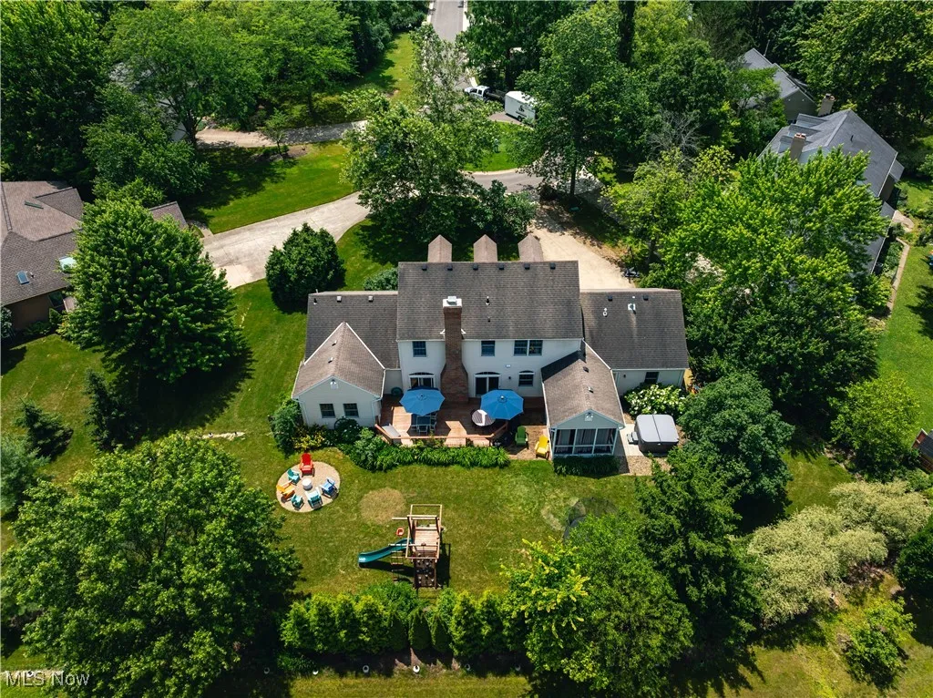 Aerial view of property and surrounding area