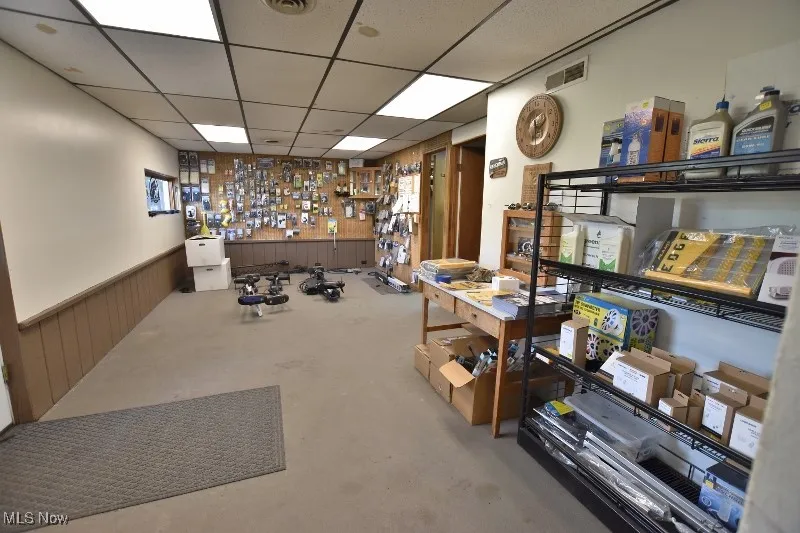 Another room in the bay bay garage building