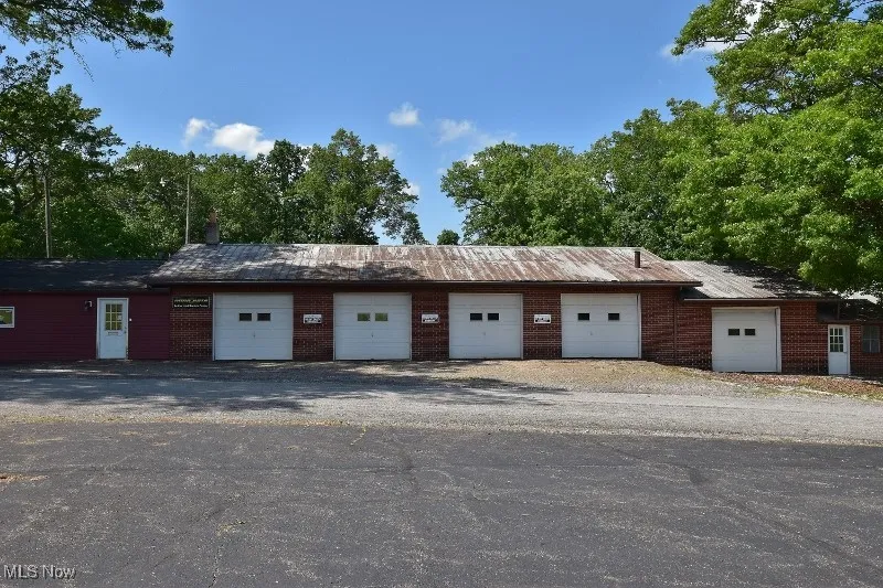 another angle of the 5 bay garage