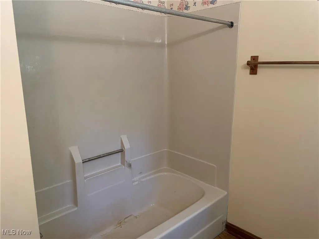 1st Floor Bathroom