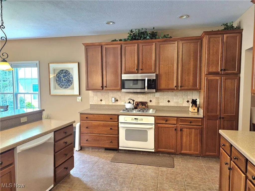8672 Kimblewick Lane, Warren, Ohio,MLS Now Listing ID