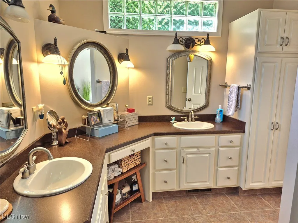 8672 Kimblewick Lane, Warren, Ohio,MLS Now Listing ID