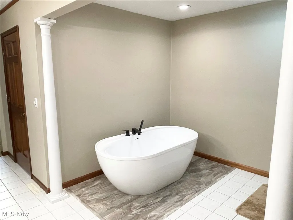 Cozy Roman tub