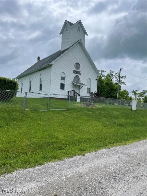 View of side of home